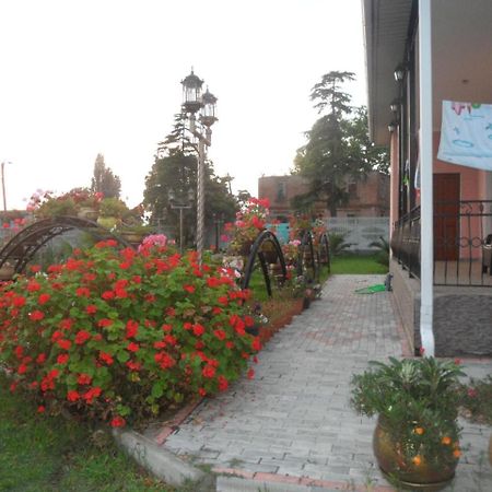 Galina Guest House Alakhadze Екстериор снимка
